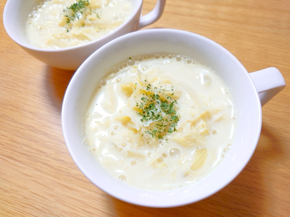 千切りキャベツの豆乳スープ