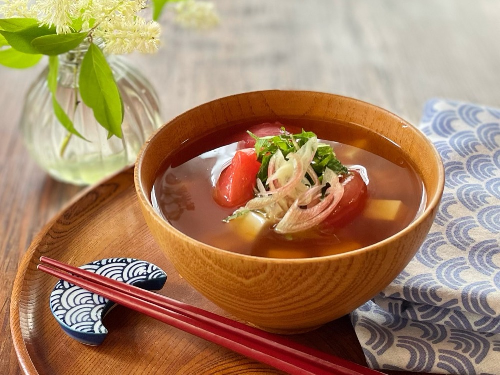 トマトと長芋の味噌汁