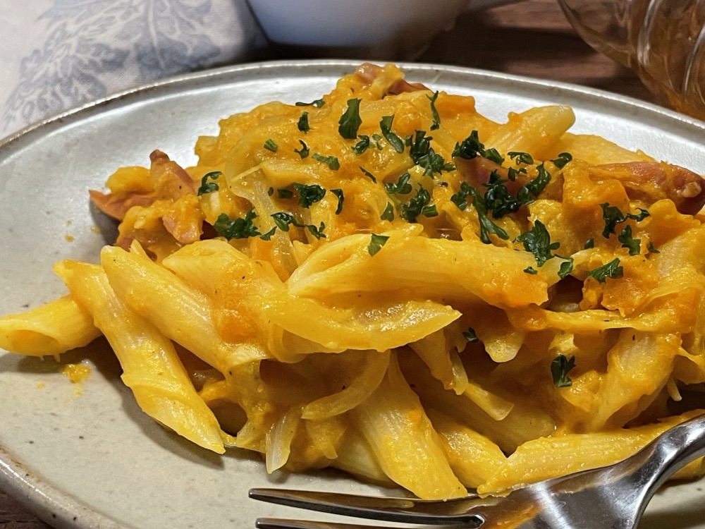 8を皿に盛り付け、あればパセリを振る。