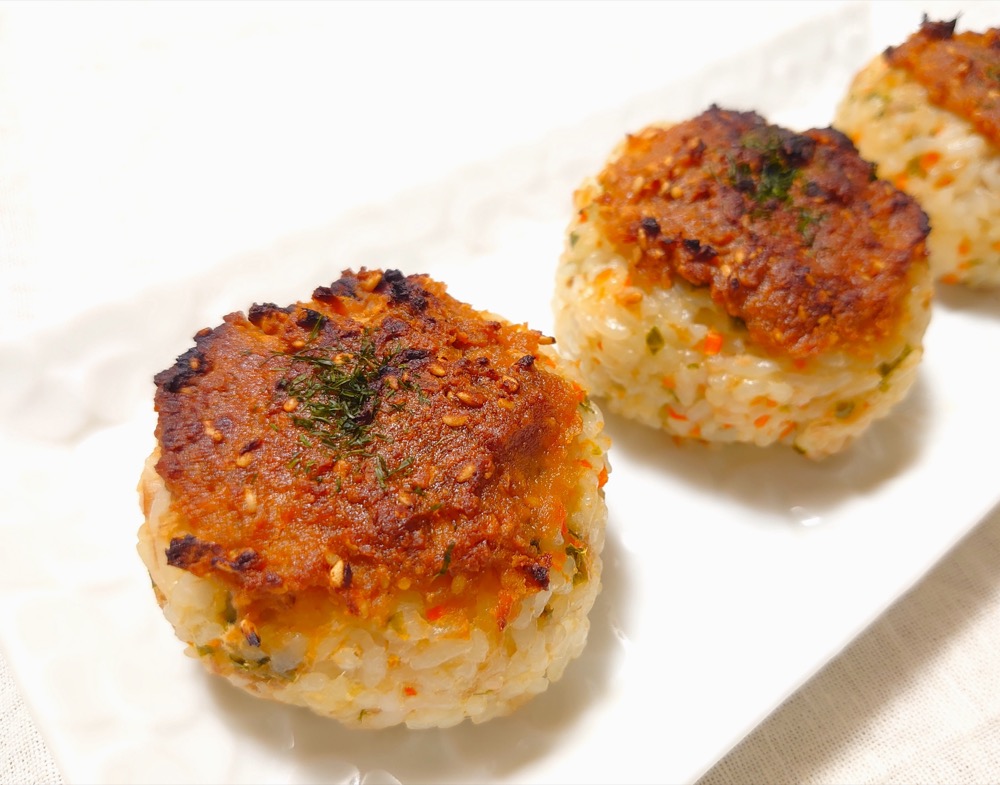 きな粉入り味噌焼きおにぎり