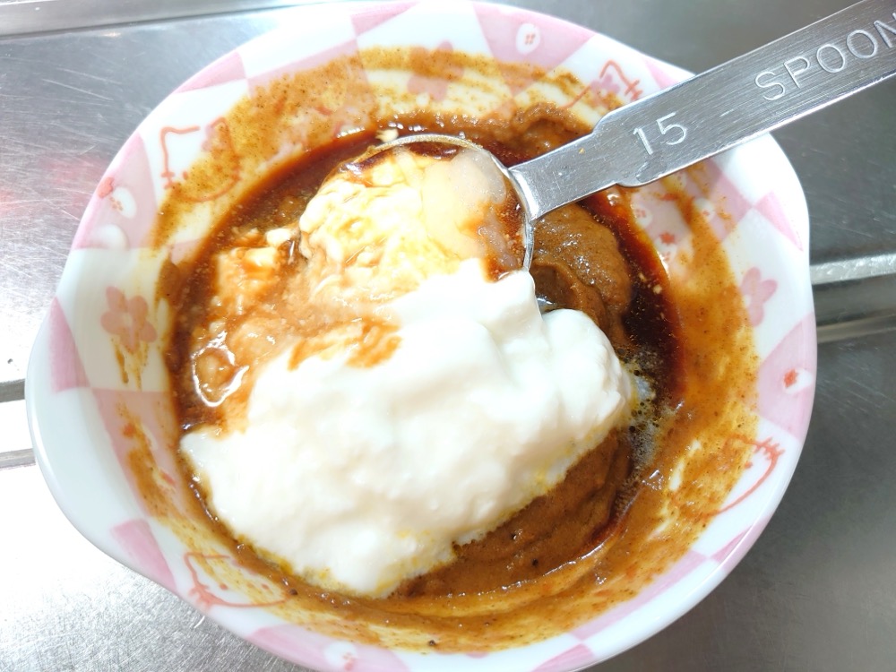 Aを混ぜ合わせ、ふんわりとラップをしてレンジ600wで30秒加熱する。Bを加えて、しっかり混ぜ合わせる。