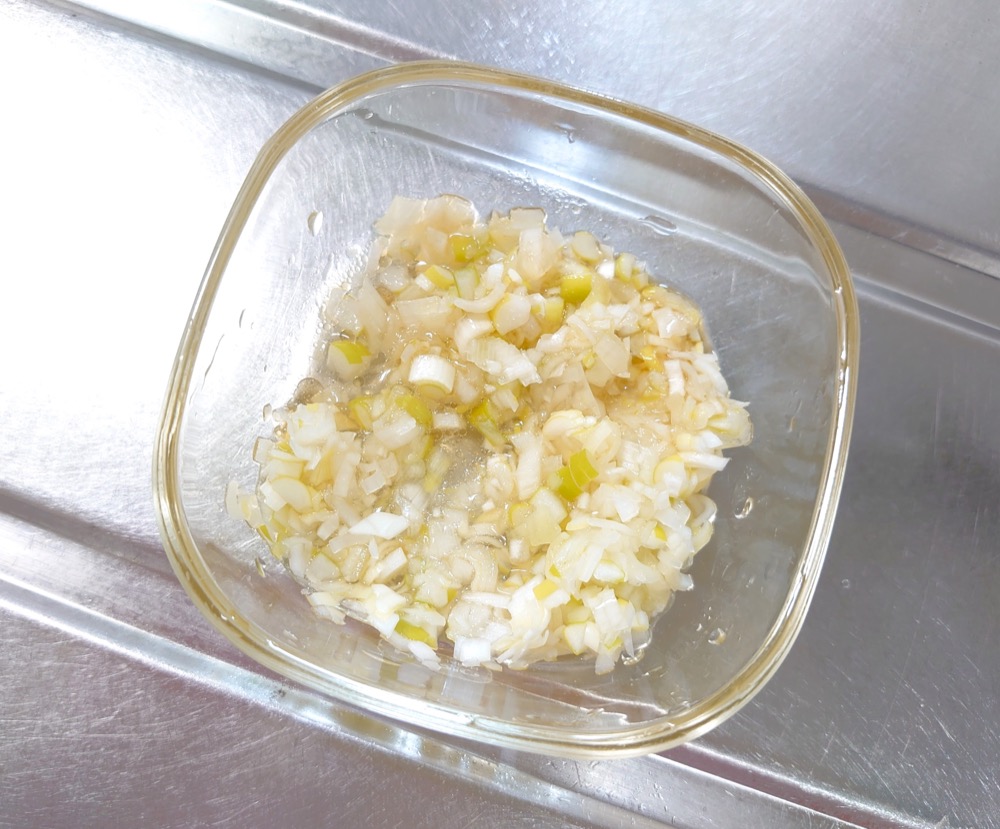 Bを混ぜ合わせてタレを作り、出来上がりに回しかけるか、タレにつけながら食べる。